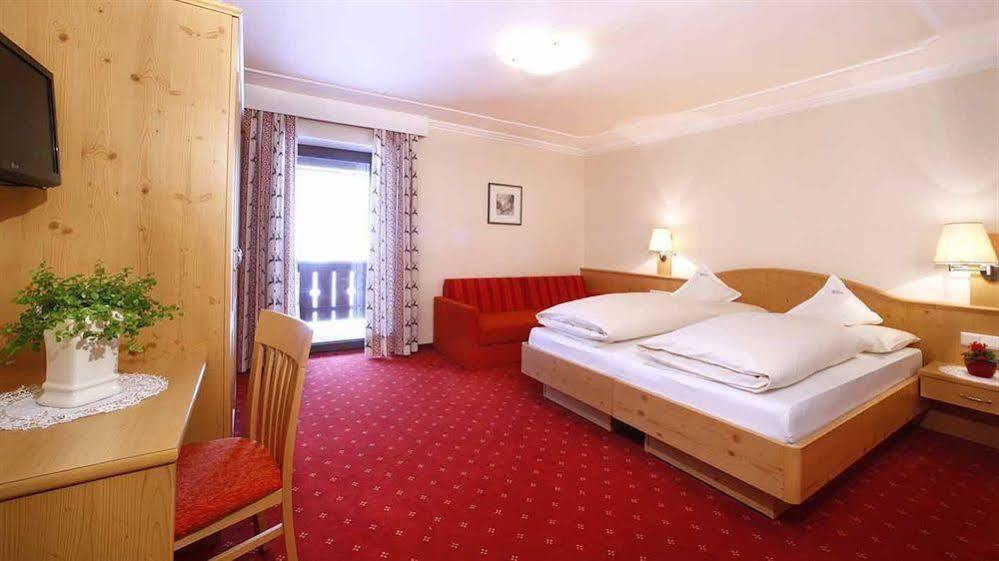 Hotel Plan De Gralba - Das Berghotel Сельва-ди-Валь-Гардена Экстерьер фото